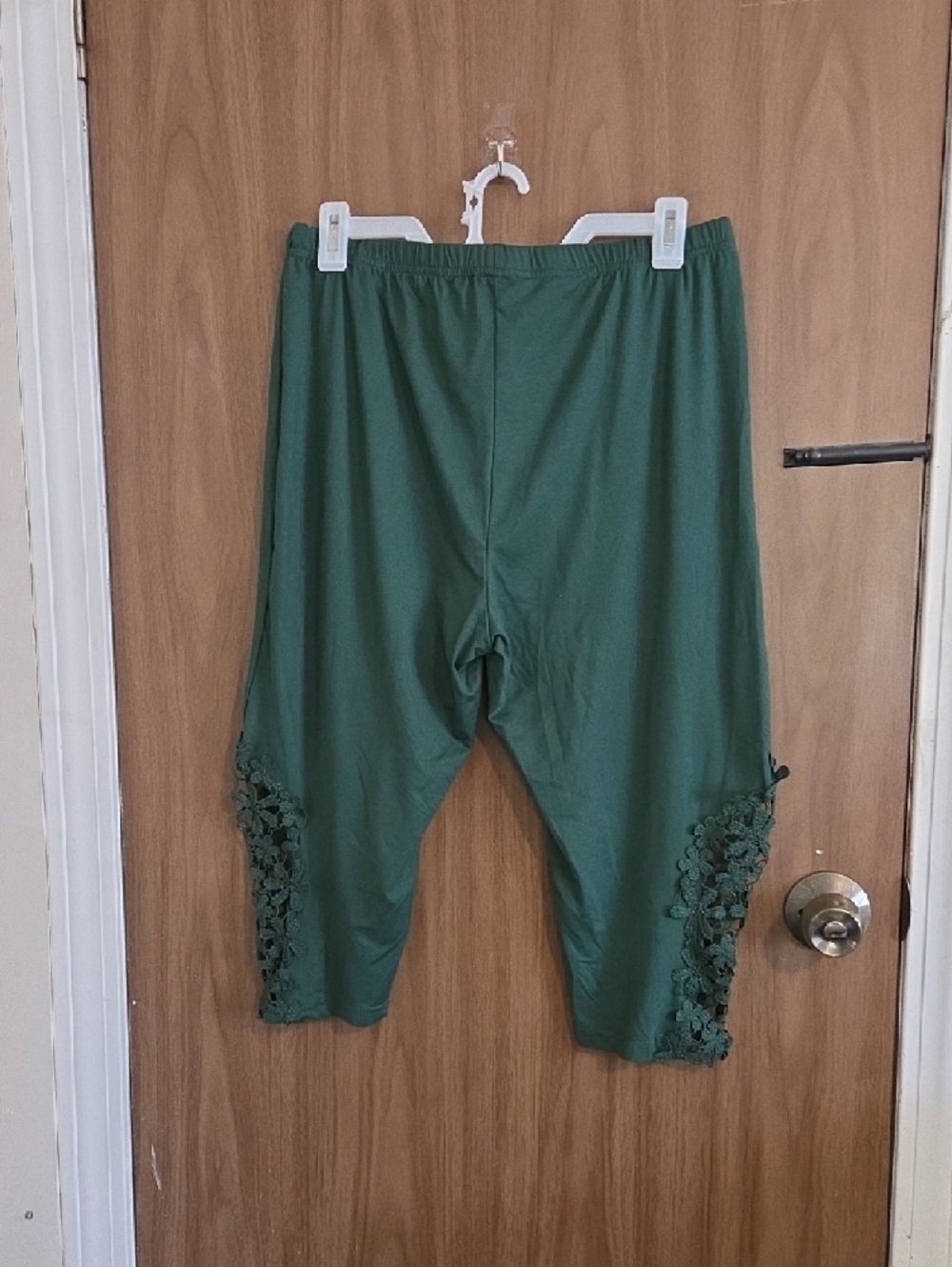 Dark Green Capri Leggings with Lace Trim - Picture 3 of 4